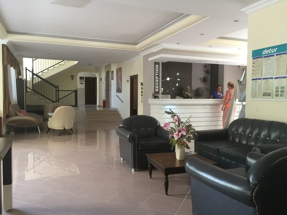 Aparthotel Rose Garden 2*
