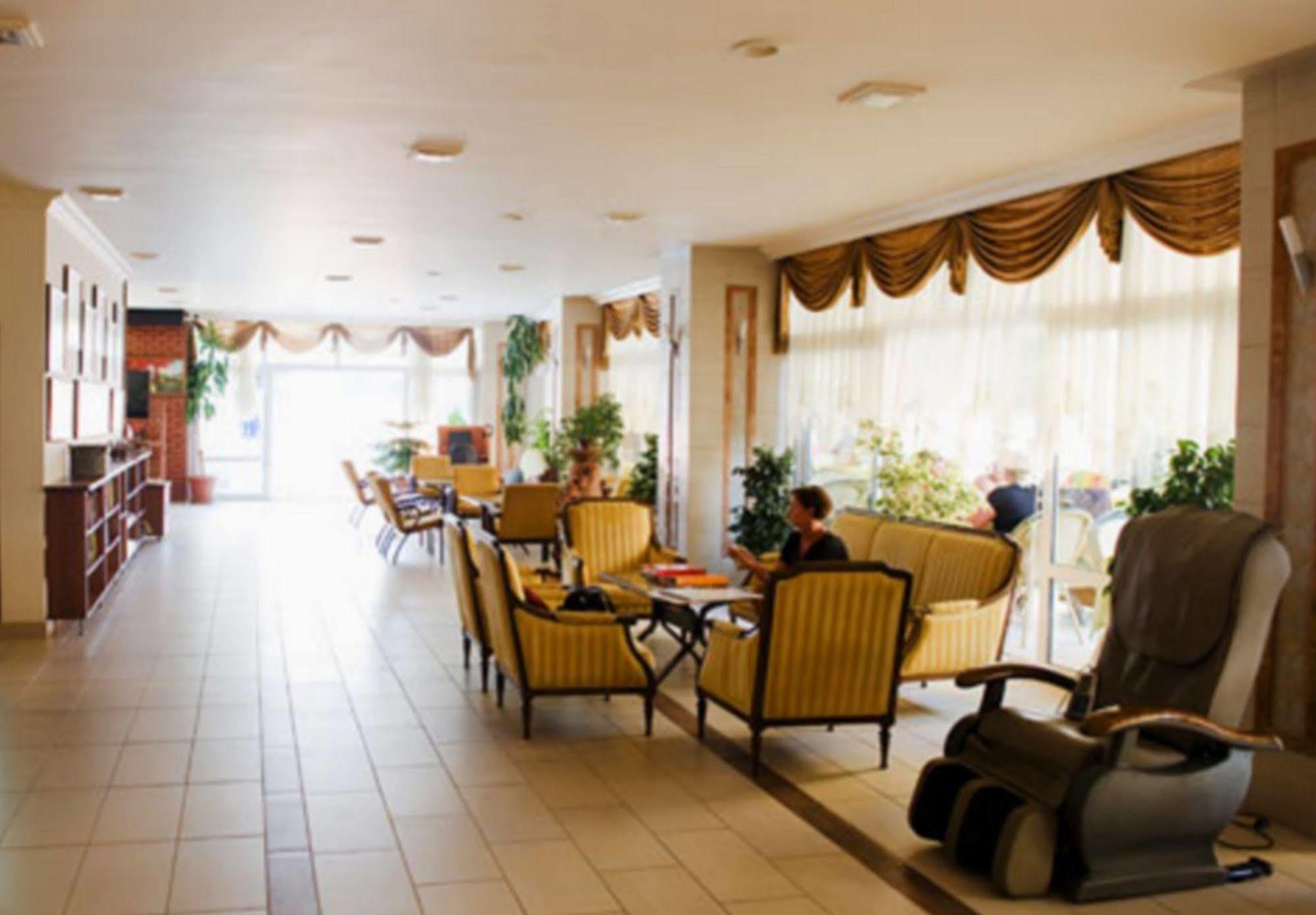 Lejlighedshotel Ada-1 3*