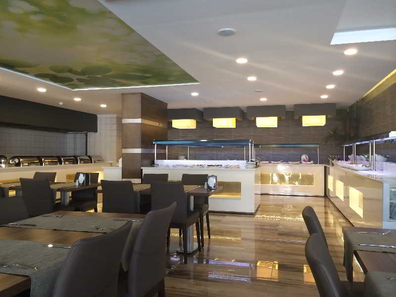 Hotel Kleopatra Ramira 4*