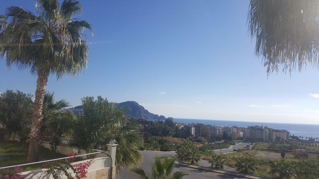 Dinek Mahallesi,eski Antalya Yplu Cad.,uygun Cleopatra 3 Sitesi No:59 Blok:e Daire:2 * Alanya
