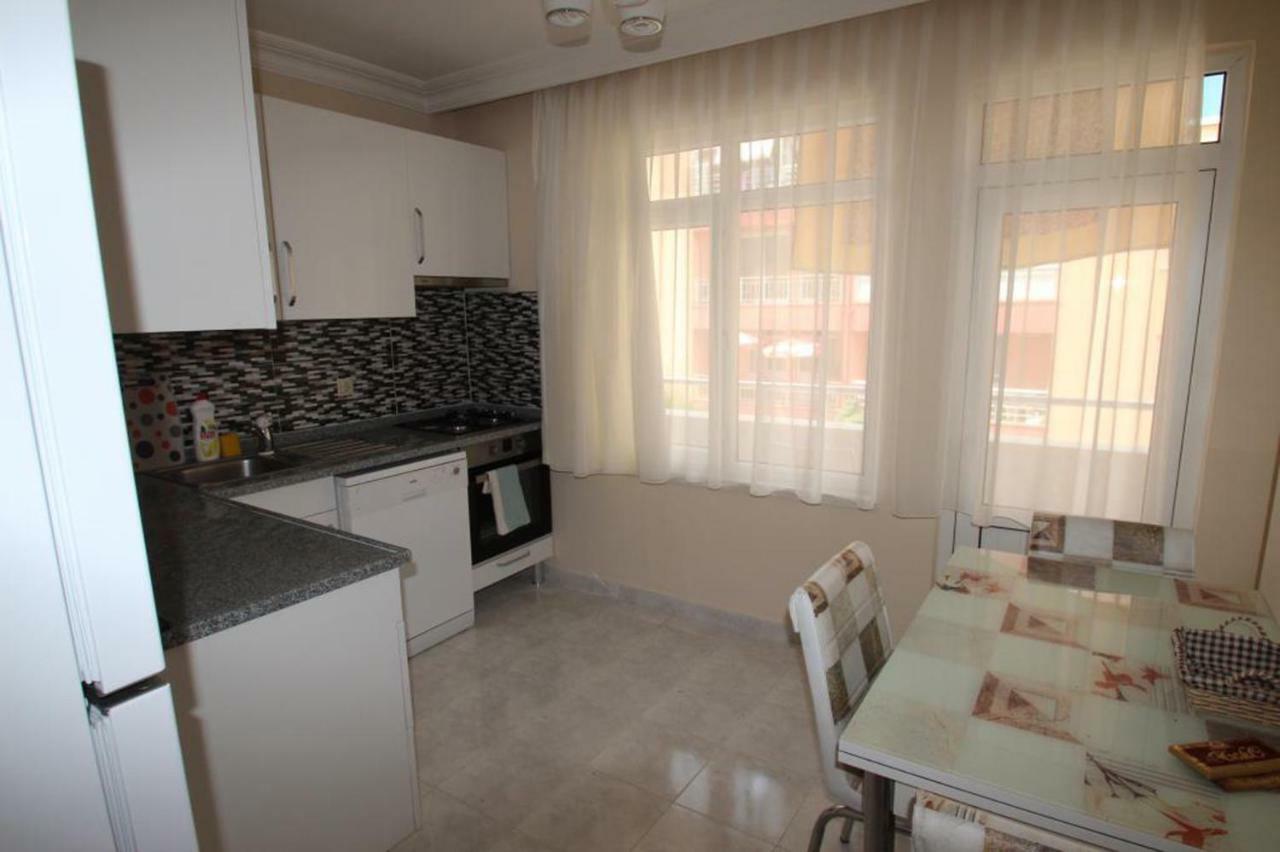 Manolya Apartment. Alanya, Center Appartement