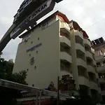 Mola Hotel