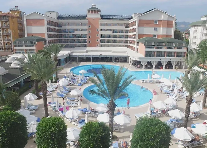 Insula Resort & Spa