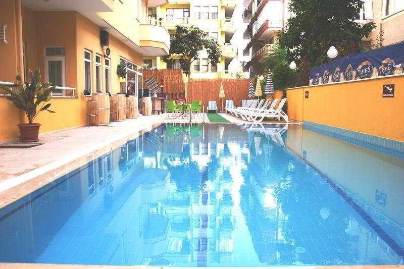 Aparthotel Mirage