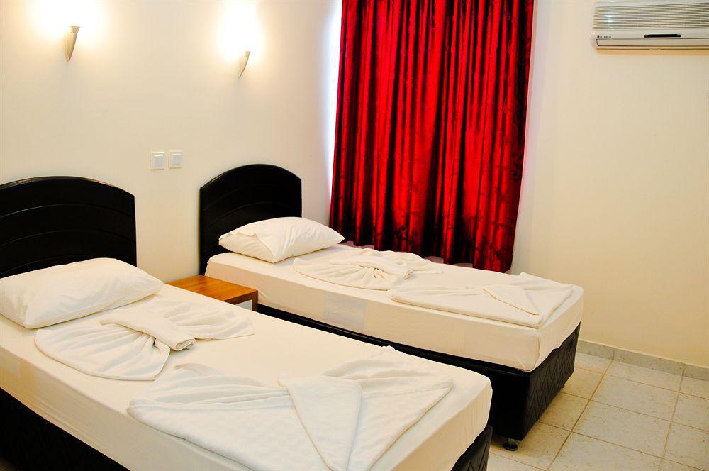 Mitos Aparthotel