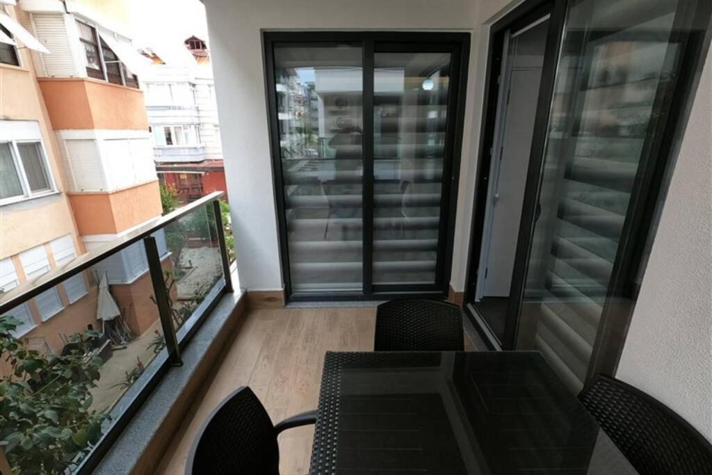Aura Just 100 Meters To Kleopatra Apartment