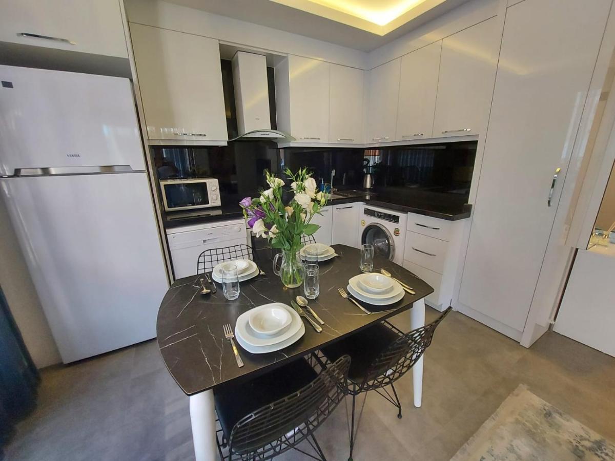 Aura Homes One Bedroom Near Cleopatra *