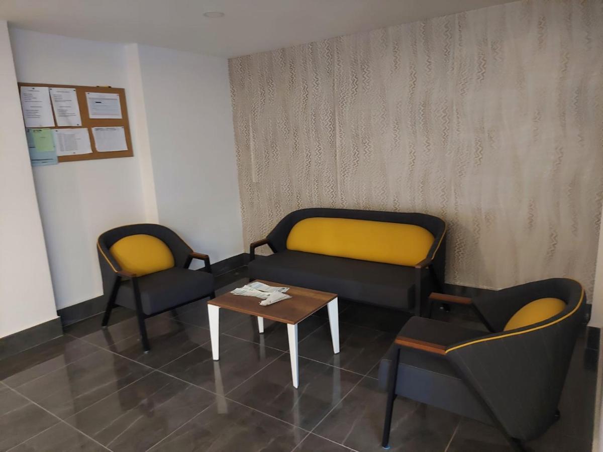 Aura Homes One Bedroom Near Cleopatra *