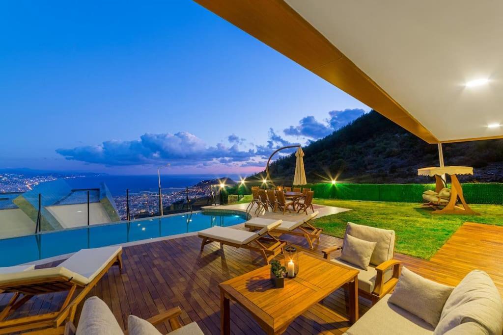 And Sea View Pool Lux