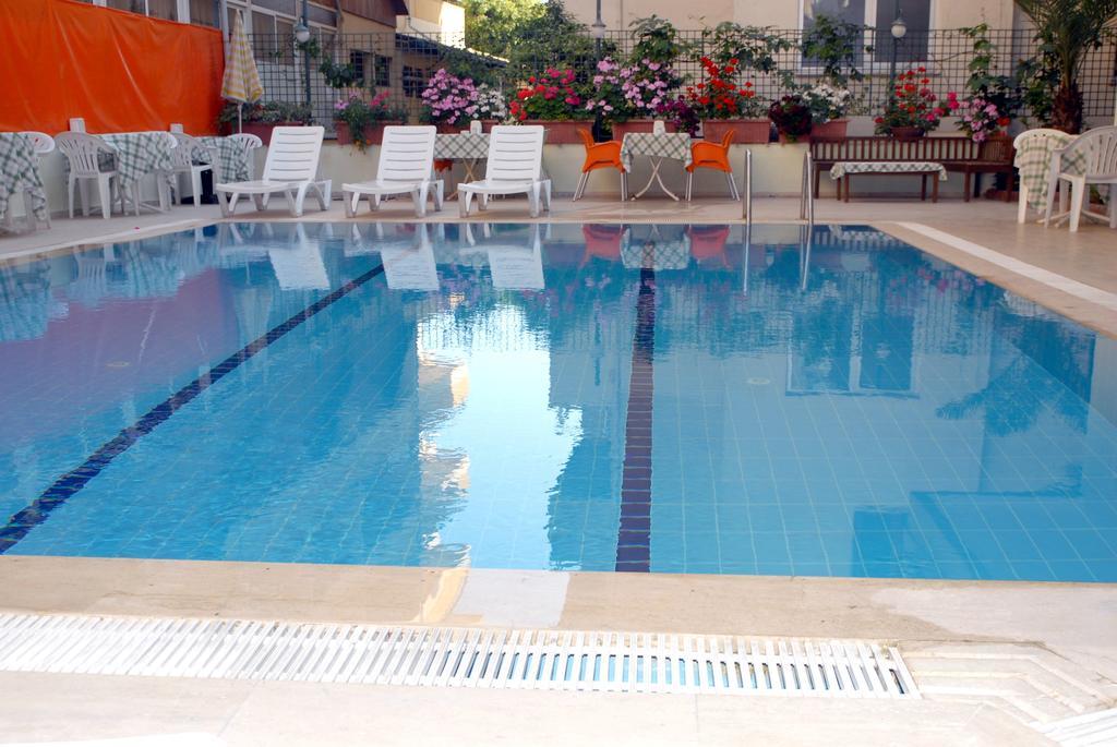 Kleopatra Hermes 3*