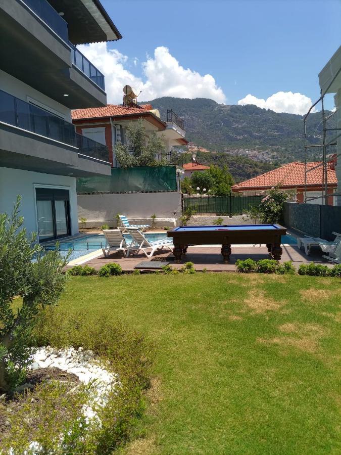 Bahce, Barbeku Ve Cocuk Oyun Parki Olanagi Ve Buyuk Bir Havuzu Olan Genis Aileler Icin Ideal * Alanya