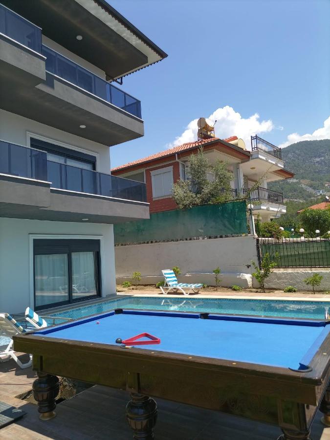 Bahce, Barbeku Ve Cocuk Oyun Parki Olanagi Ve Buyuk Bir Havuzu Olan Genis Aileler Icin Ideal Villa Alanya