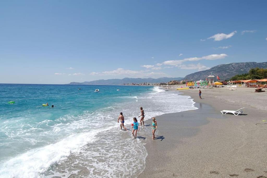 Gold 5 Star 2+1 Sea View And Aqua Park Apartment