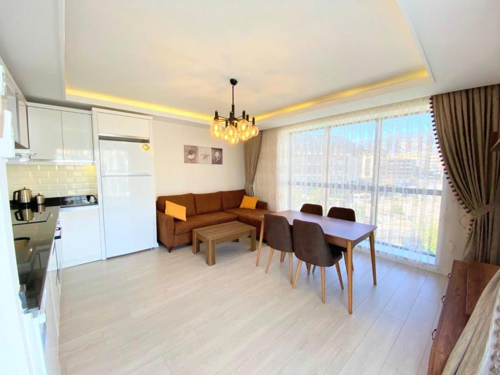 1bd Flat 200m To The Beach! Great Location! Apartment