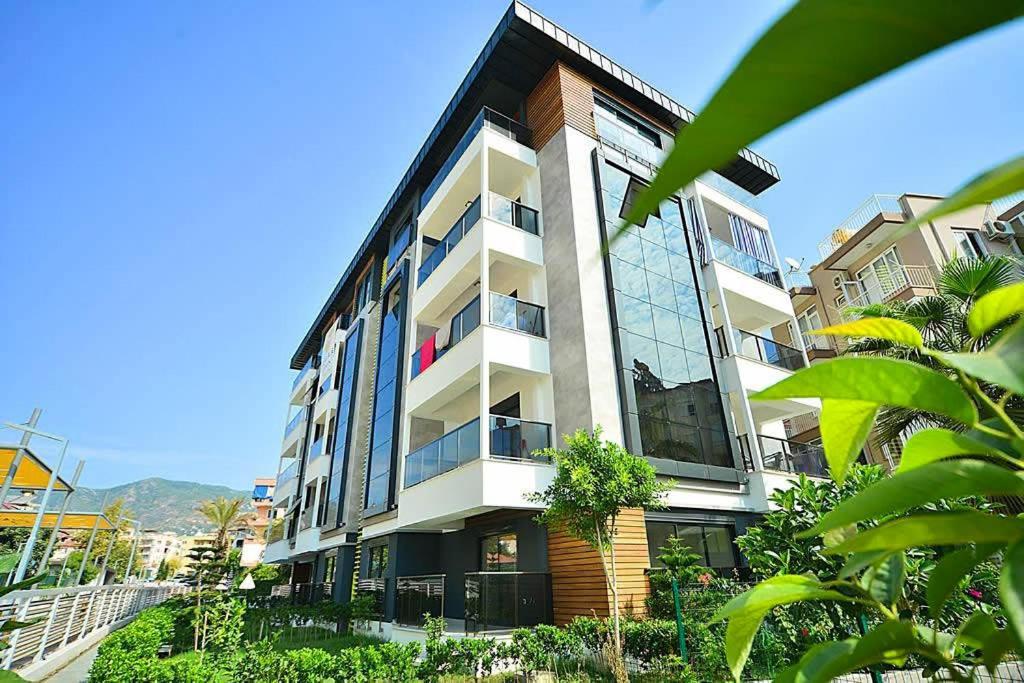 1bd Flat 200m To The Beach! Great Location! Apartment