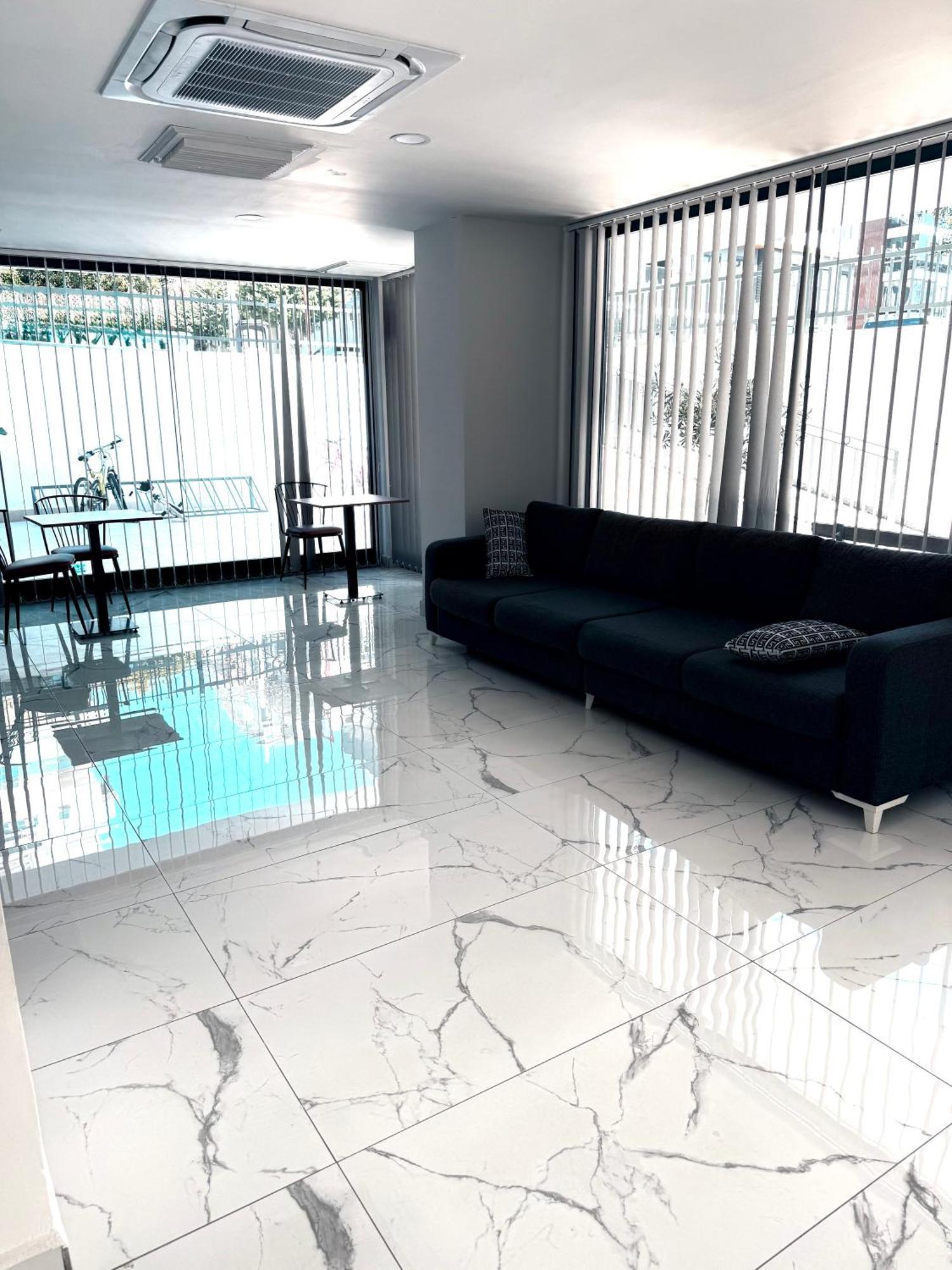 Apartment In In The Center By The Sea