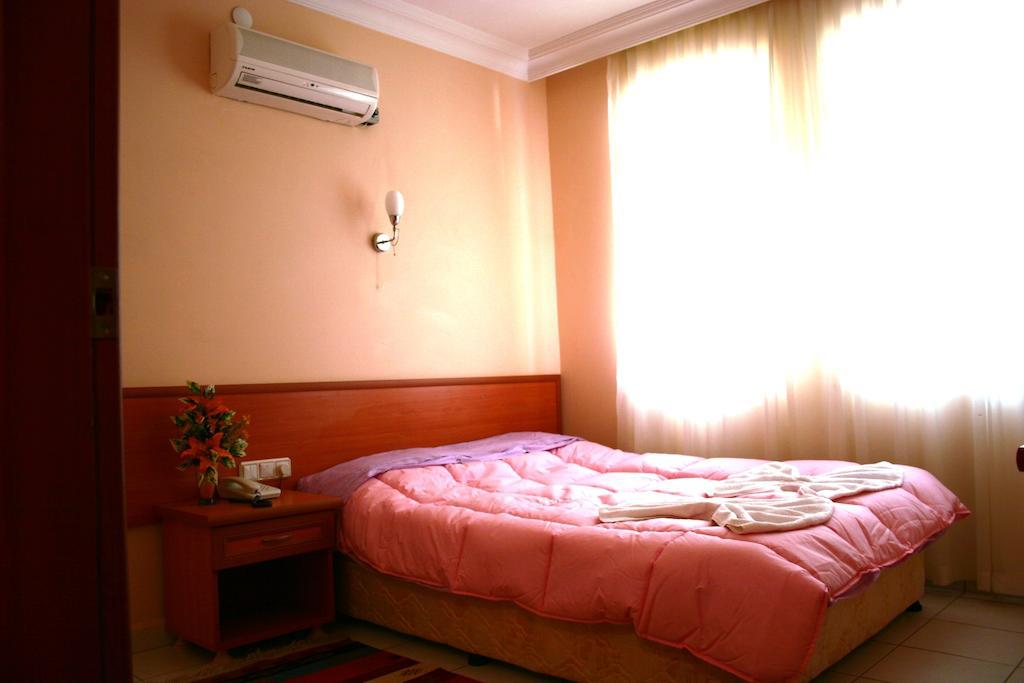 Mirage Aparthotel 3*