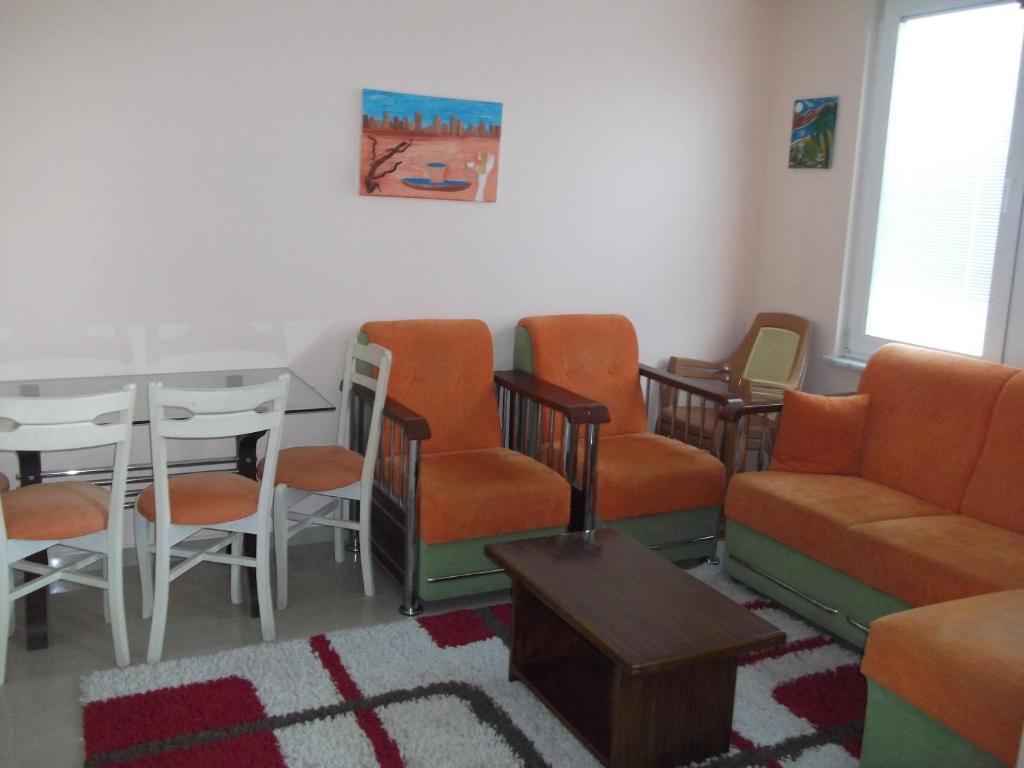Mitos Aparthotel 2*