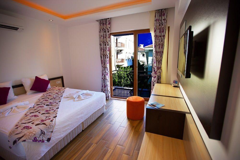 Kleopatra Hermes 3*