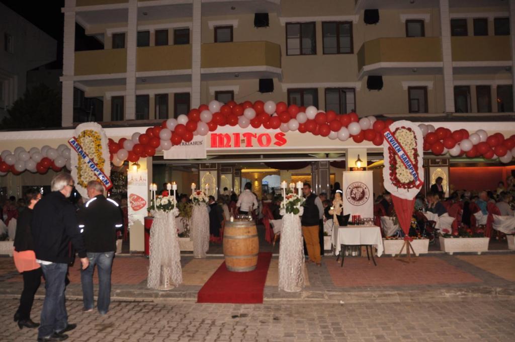 Mitos Aparthotel 2*