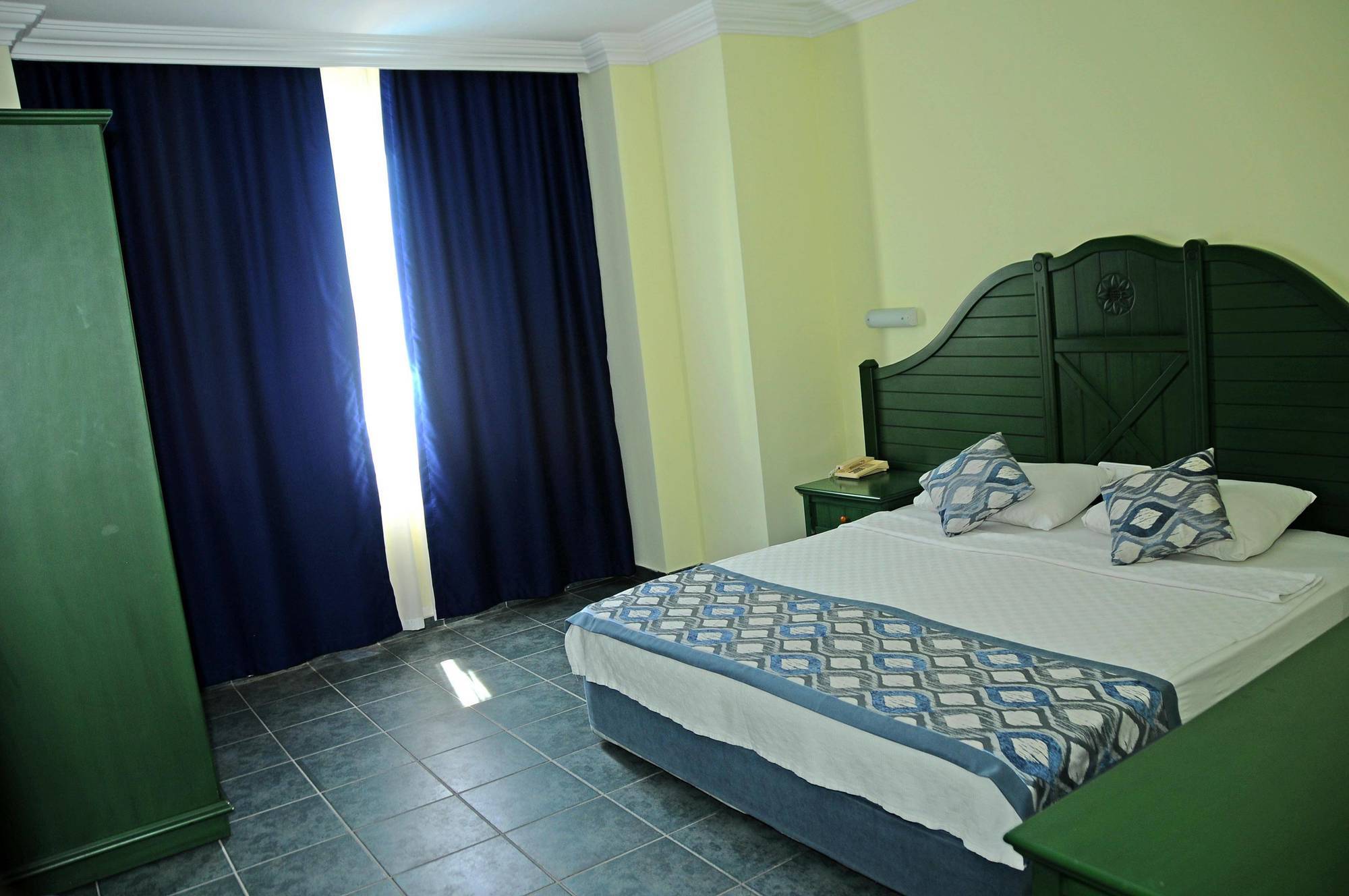 Sunway Aparthotel 2*