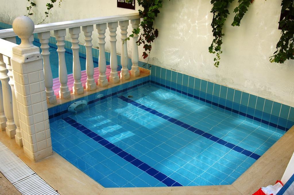 Aparthotel Mirage 3*