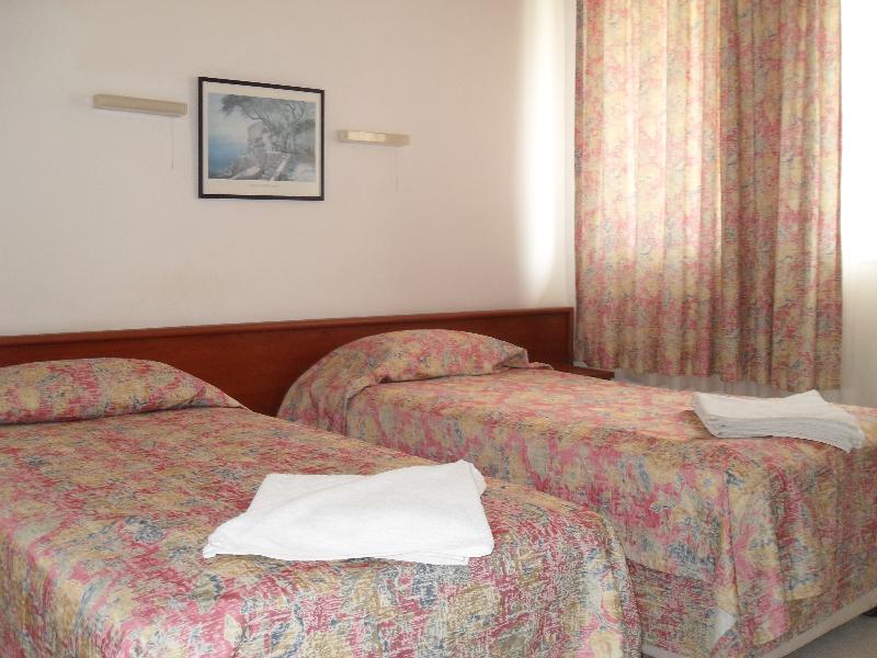 The S & Hotel